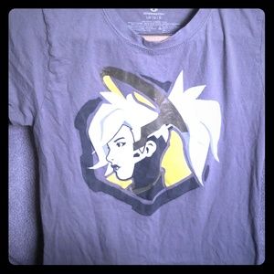 Girls grey Mercy Overwatch shirt
